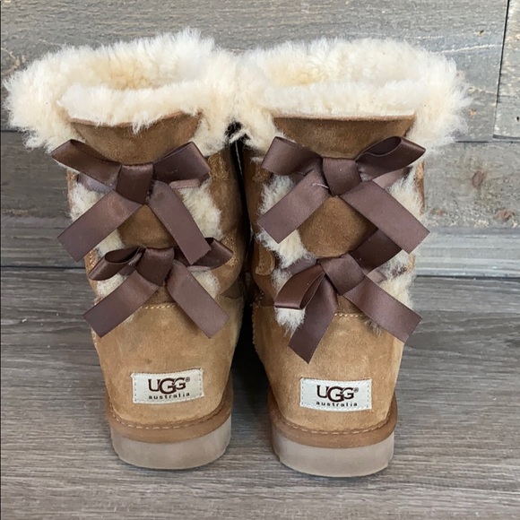 UGG BOOTS - Picture 1 of 5